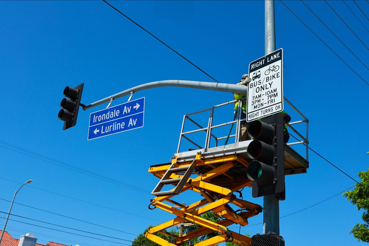 Construction Begins on Roscoe Blvd Bus Only Lanes