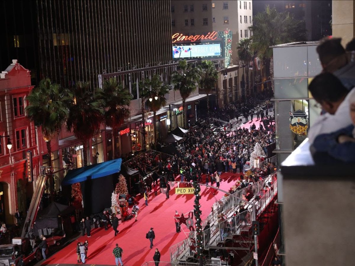 Road Closures This Sunday for Hollywood Christmas Parade