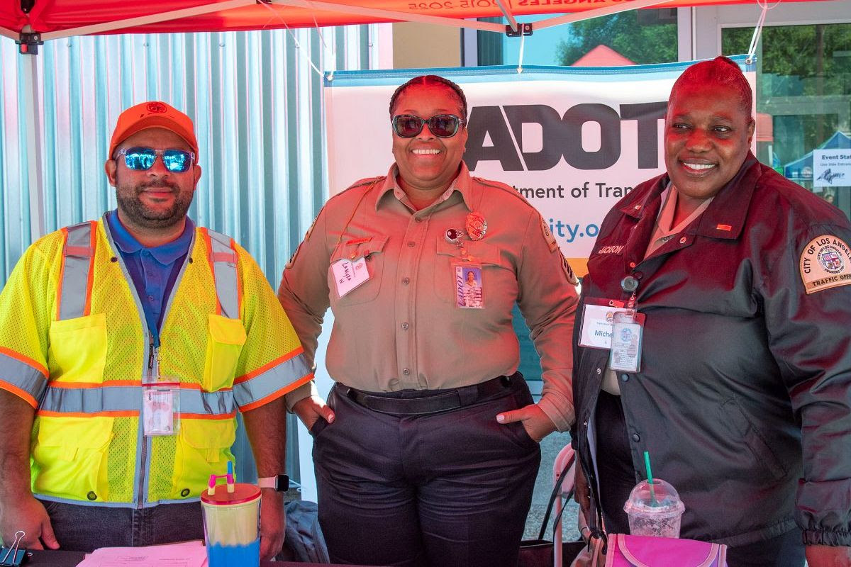 photo of LADOT traffic officers